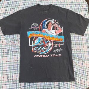 Benson Boone Fireworks & Rollerblades 2024 World Tour Tee
Size Small
